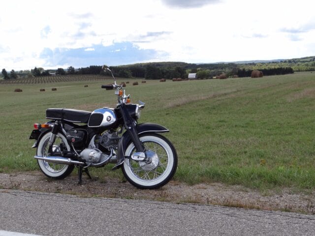 Vi köpte motorcyklar i Kimpese!